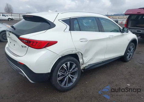 2017 Infiniti Qx30 Premium z USA, uszkodzony, nr VIN SJKCH5CR7HA031374
